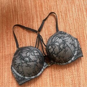 New Victoria’s Secret Bombshell Plunge Lace Bra 34B